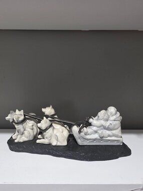 Inuit Style Dog Sled Sculpture Aarktik Canada Arctic Stone Décor